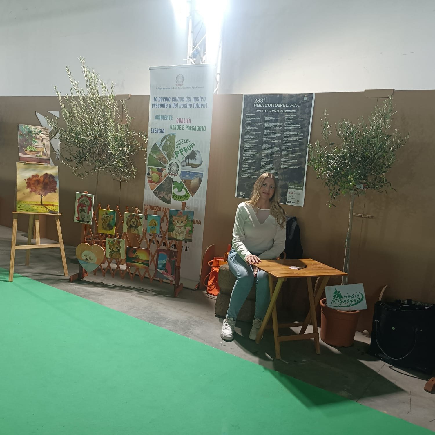 Lo stand sul viale di uscita, fiera di Larino